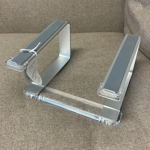 Like New Griffin GC16034 Elevator Stand for Laptops in Silver